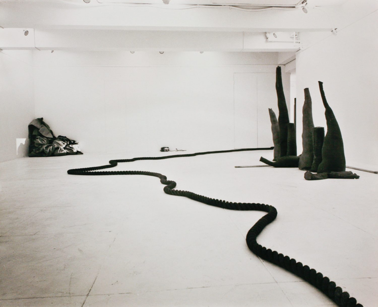 three space rope sculpture 2 ’69